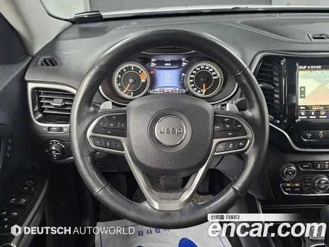 Jeep Cherokee 2021 — ფოტო 20/20