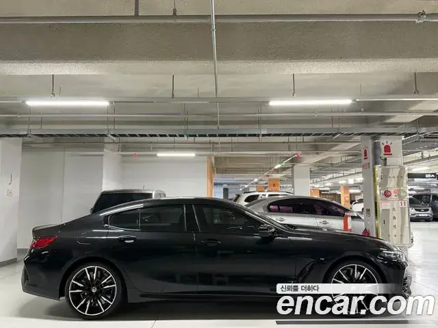 BMW 8 Series 2023 — ფოტო 8/10