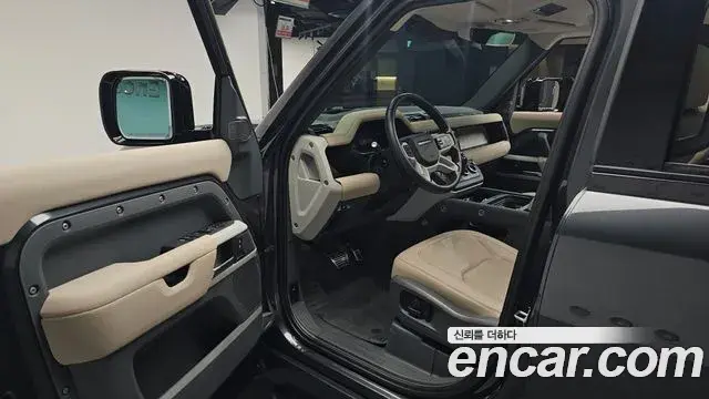 Land Rover Defender 2022 — ფოტო 17/34