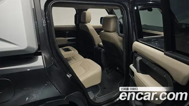 Land Rover Defender 2022 — ფოტო 21/34