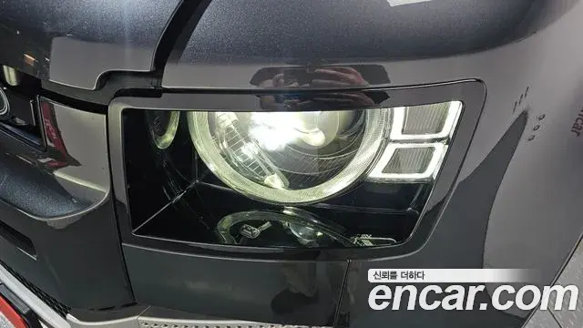 Land Rover Defender 2022 — ფოტო 13/34