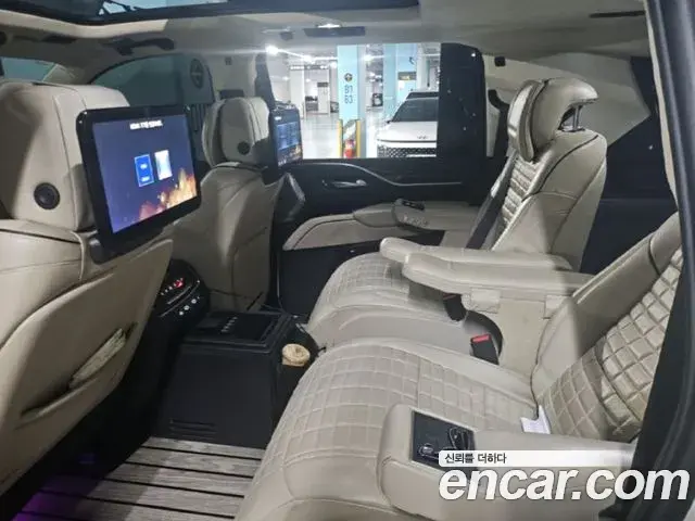 Cadillac Escalade 2023 — ფოტო 10/20