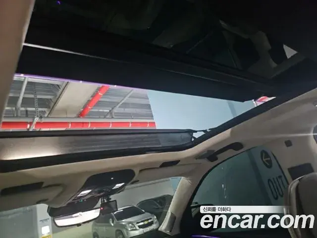 Cadillac Escalade 2023 — ფოტო 7/20