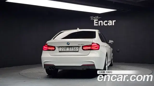 BMW 3 Series 2018 — Şəkil 19/20