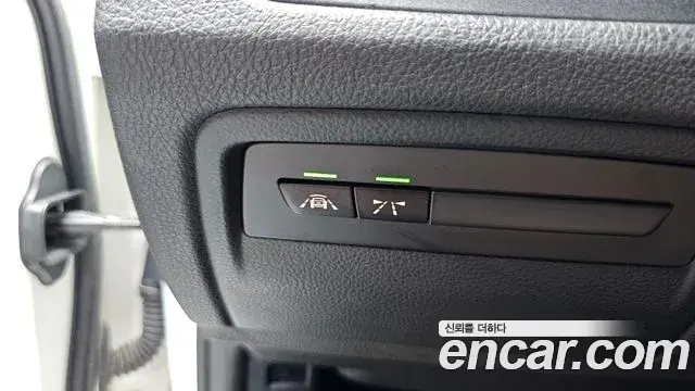 BMW 3 Series 2018 — Şəkil 16/20