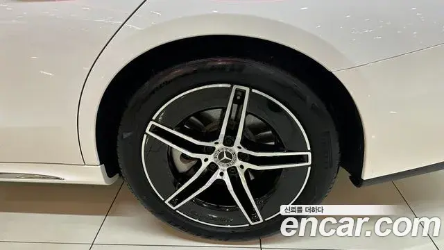 Mercedes-Benz E-Class 2025 — Фото 4/20
