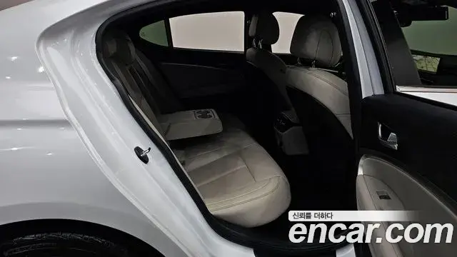 Genesis G70 2022 — Photo 32/35