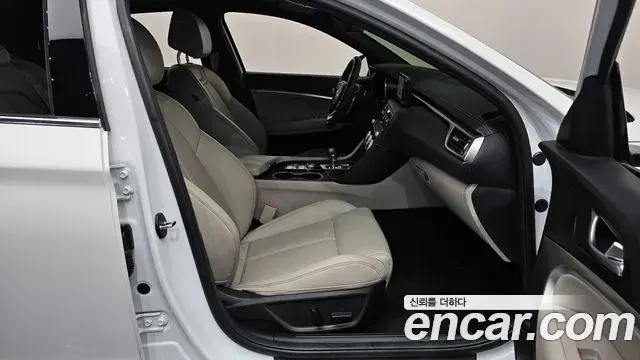 Genesis G70 2022 — Photo 23/35