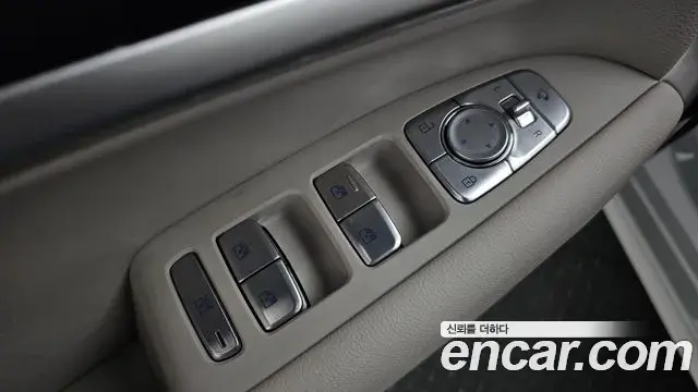 Genesis G70 2022 — Photo 33/35