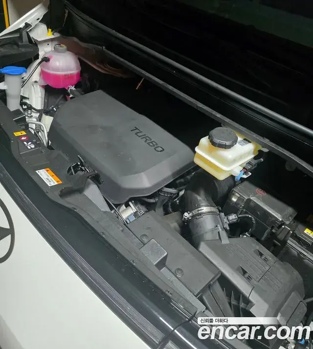 Hyundai Staria 2025 — ფოტო 5/18