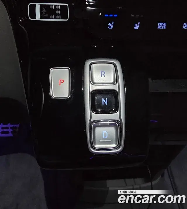 Hyundai Staria 2025 — ფოტო 15/18