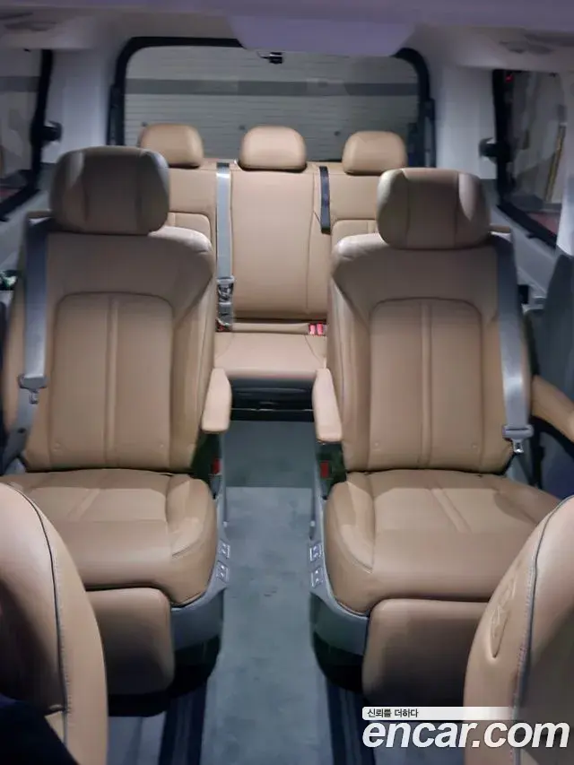 Hyundai Staria 2025 — ფოტო 13/18
