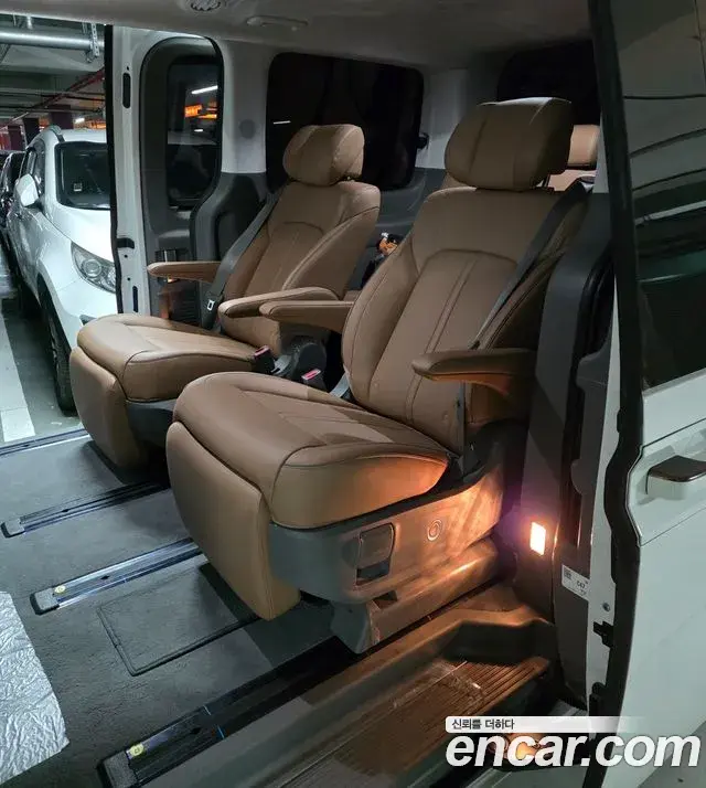 Hyundai Staria 2025 — ფოტო 18/18