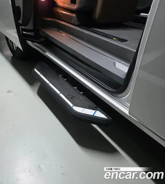 Hyundai Staria 2025 — ფოტო 14/18