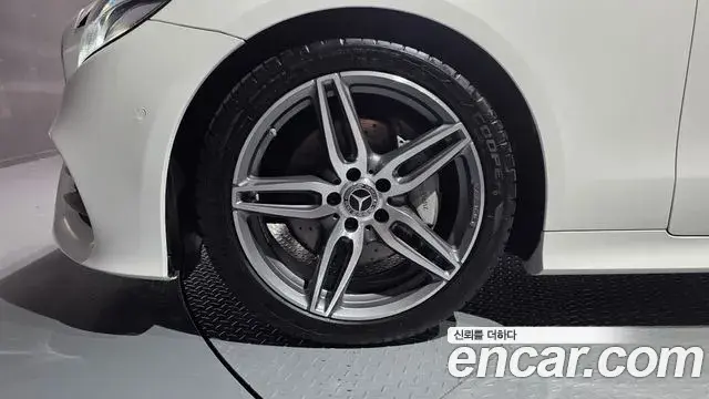 Mercedes-Benz E-Class 2020 — Şəkil 16/30