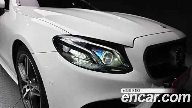 Mercedes-Benz E-Class 2020 — Şəkil 25/30
