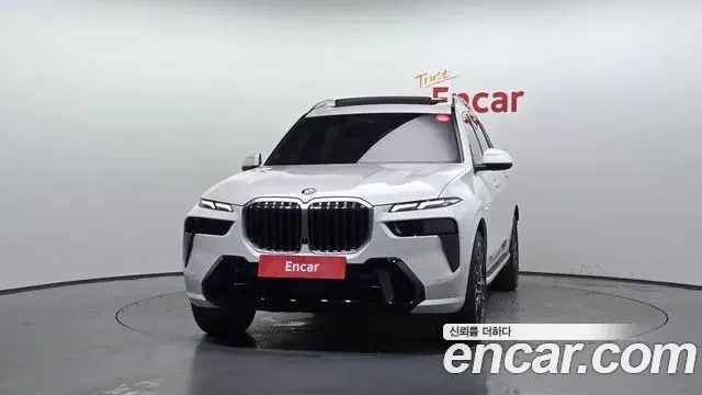 BMW X7 2024 — Фото 3/20