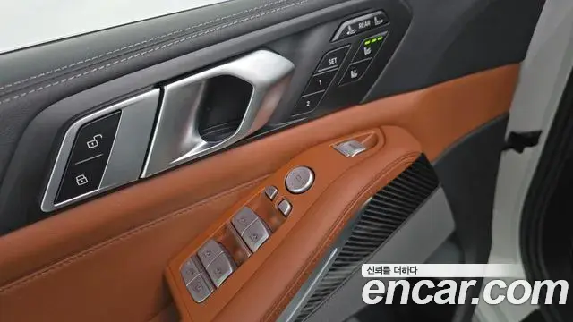 BMW X7 2024 — Photo 8/35