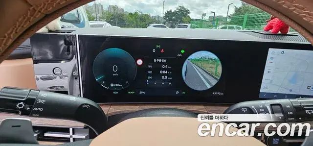 Hyundai Santa Fe 2024 — Photo 7/18