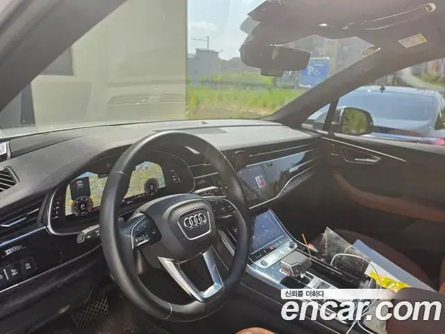 Audi Q7 2021 — Photo 10/14