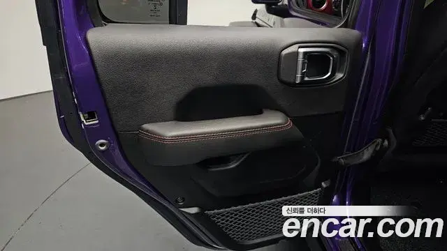 Jeep Wrangler 2023 — Photo 13/32