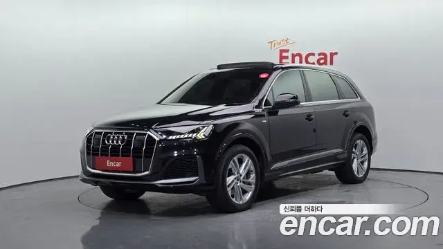 Audi Q7 2021 — Фото 1/20