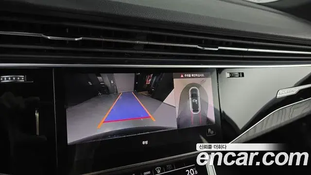 Audi Q7 2021 — Фото 14/20