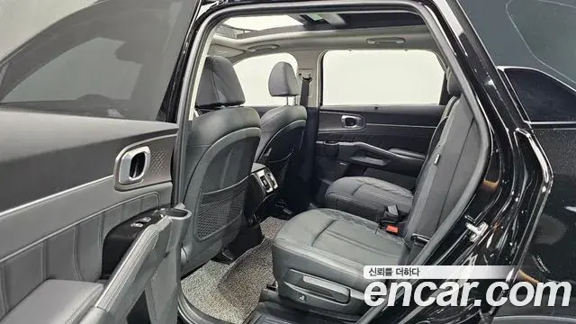 Kia Sorento 2024 — Фото 11/20