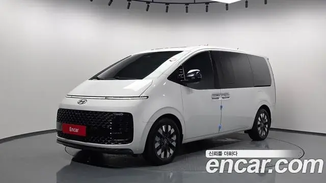 Hyundai Staria 2022 — Фото 1/20