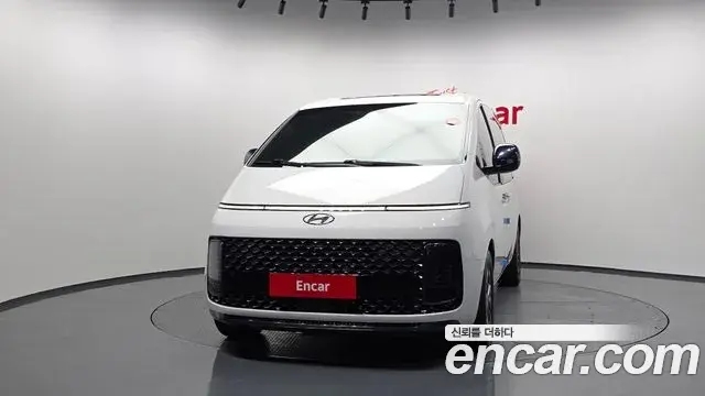 Hyundai Staria 2022 — Фото 3/20