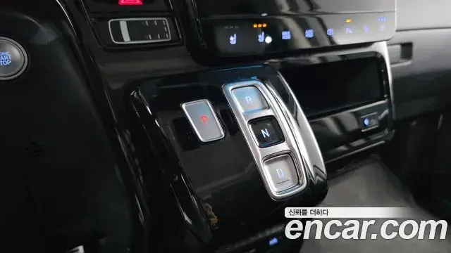 Hyundai Staria 2022 — Фото 9/20
