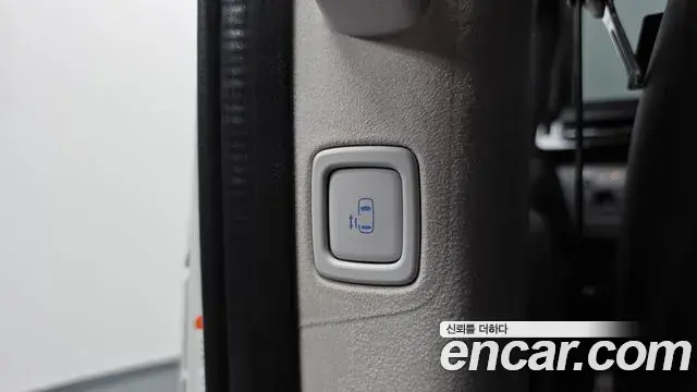 Hyundai Staria 2022 — Фото 19/20