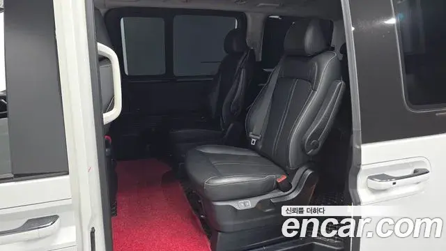 Hyundai Staria 2022 — ფოტო 20/31