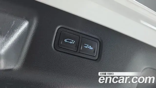 Hyundai Staria 2022 — ფოტო 1/31
