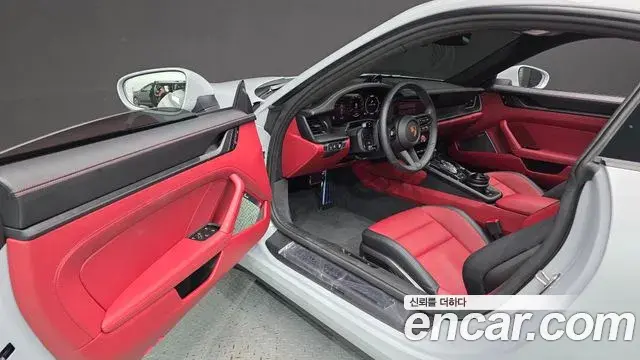 Porsche 911 2025 — Şəkil 30/35