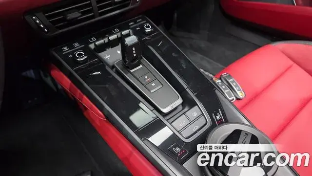 Porsche 911 2025 — Şəkil 19/35