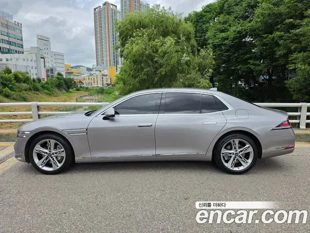 Genesis G90 2023 — Photo 5/20