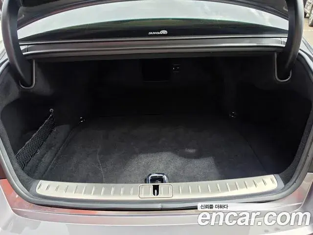 Genesis G90 2023 — Photo 6/20