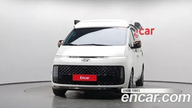Hyundai Staria 2023 — Photo 5/31