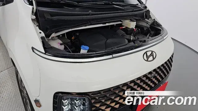 Hyundai Staria 2023 — Photo 6/31