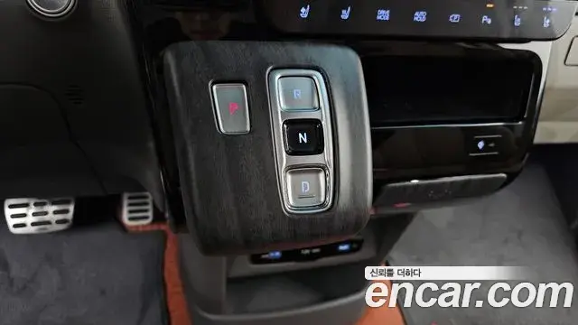 Hyundai Staria 2023 — Photo 4/31