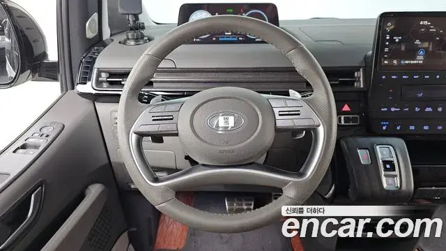 Hyundai Staria 2023 — Photo 31/31