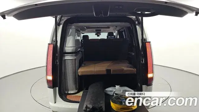 Hyundai Staria 2023 — Photo 30/31