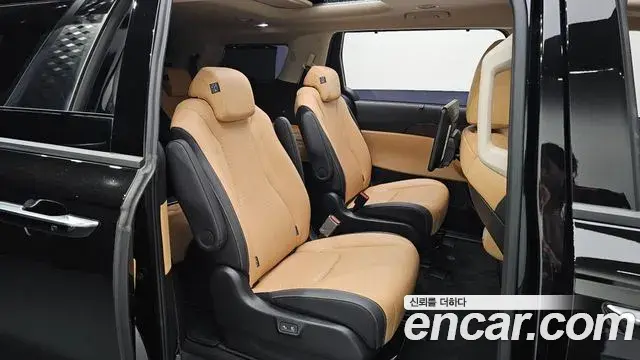 Kia Carnival 2023 — Şəkil 12/20