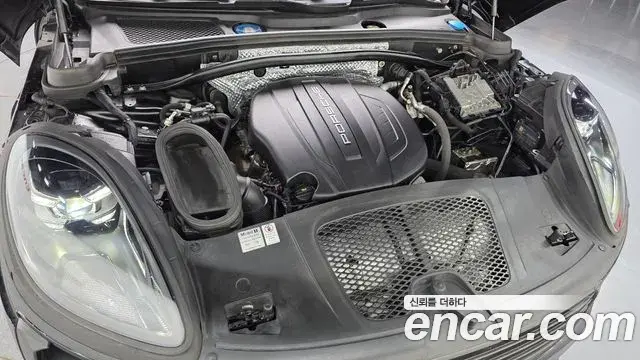 Porsche Macan 2019 — Şəkil 18/31