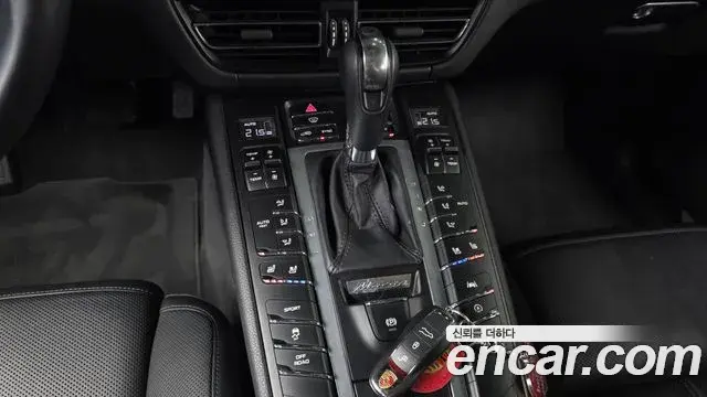 Porsche Macan 2019 — Şəkil 11/31
