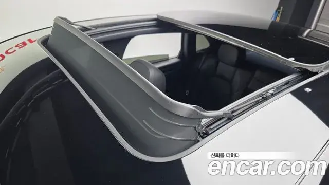 Porsche Macan 2019 — Şəkil 27/31