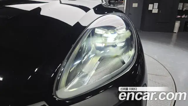 Porsche Macan 2019 — Şəkil 9/31