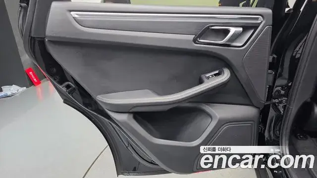 Porsche Macan 2019 — Şəkil 25/31