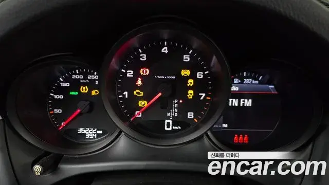 Porsche Macan 2019 — Şəkil 23/31